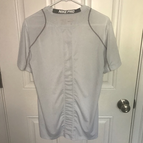 Nike fitted white tee - Picture 2 of 3